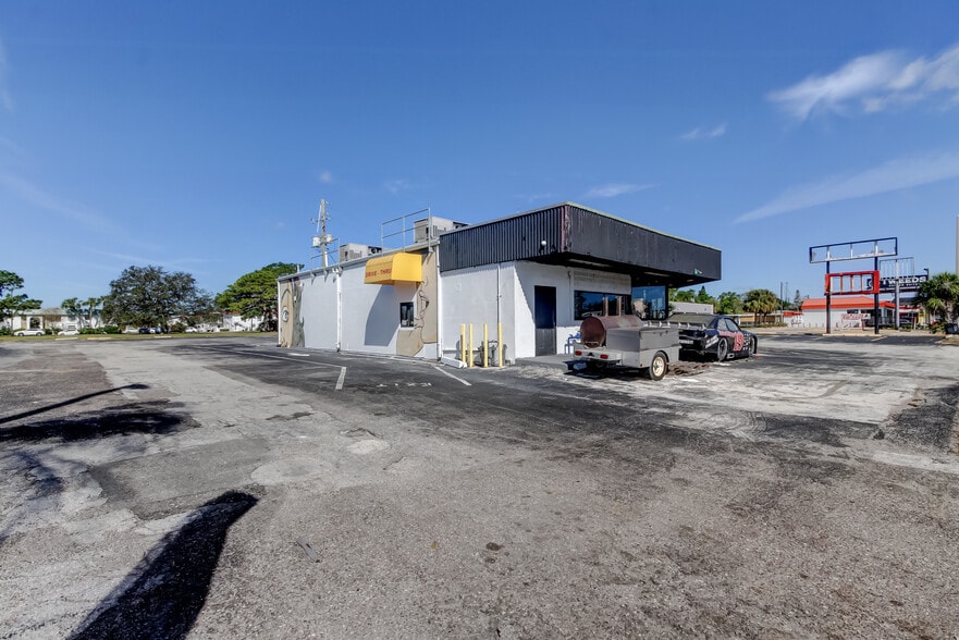 3090 34th St N, Saint Petersburg, FL for sale - Building Photo - Image 2 of 32