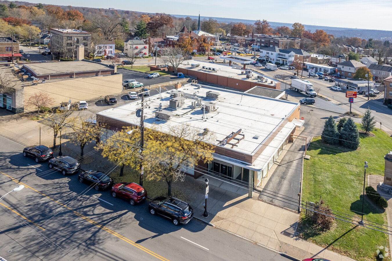 6070 Montgomery Rd, Cincinnati, OH 45213 - Retail for Lease | LoopNet