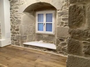 Retail in Vannes for lease - Interior Photo - Image 3 of 5