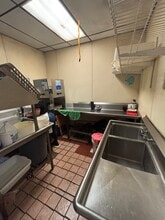 7307 W Indian School Rd, Phoenix, AZ for lease Interior Photo- Image 2 of 2
