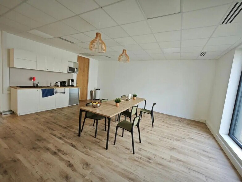 Office in Marcq-en-Baroeul for lease - Interior Photo - Image 2 of 4