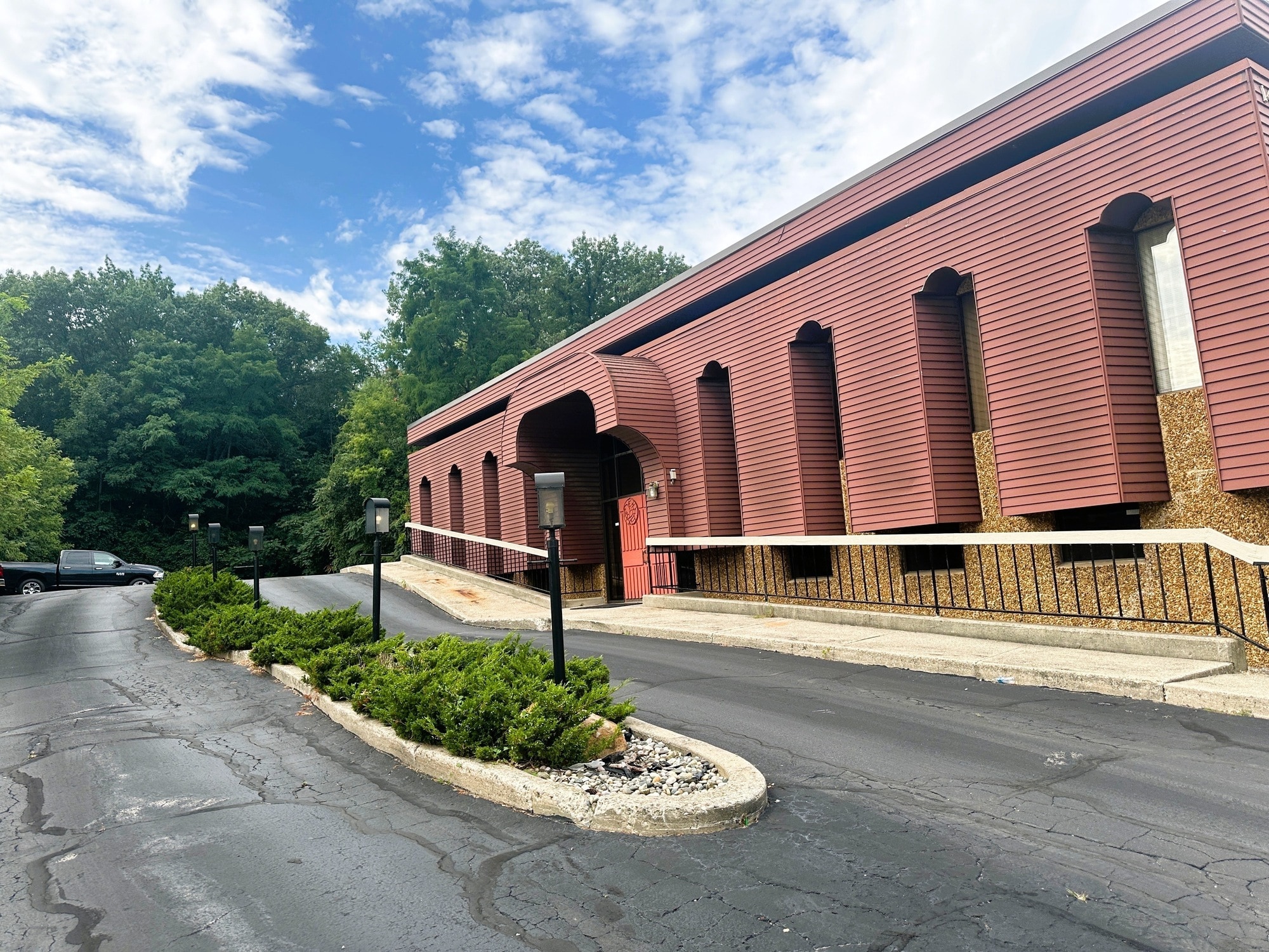 1400 Michigan St, Grand Rapids, MI for lease Building Photo- Image 1 of 16