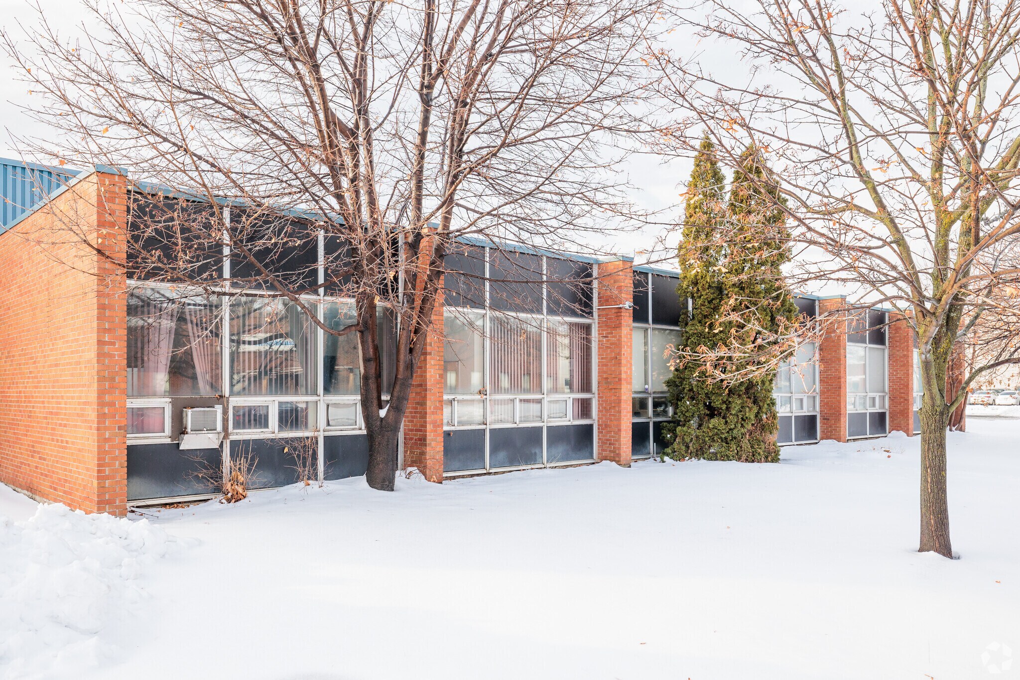 660 Ave Lepine, Dorval, QC for sale Primary Photo- Image 1 of 1