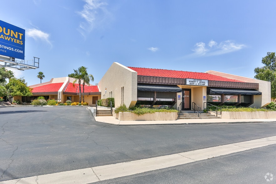 10240 W Bell Rd, Sun City, AZ for lease - Primary Photo - Image 2 of 16