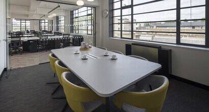 18-26 Essex Rd, London for lease Interior Photo- Image 2 of 10