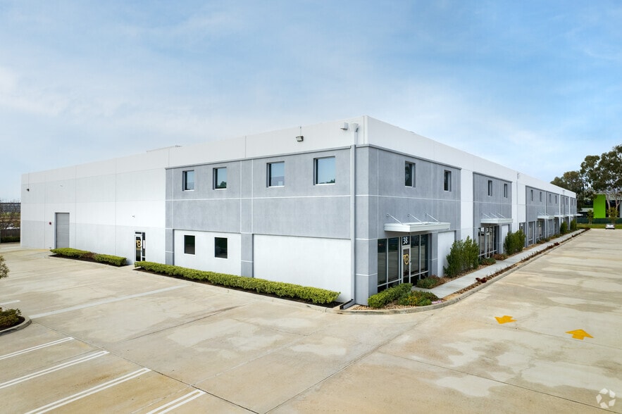 18-38 Thomas, Irvine, CA for lease - Primary Photo - Image 2 of 25