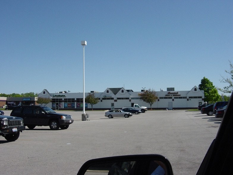 6638-6650 Centers Dr, Holland, OH for lease - Building Photo - Image 3 of 6