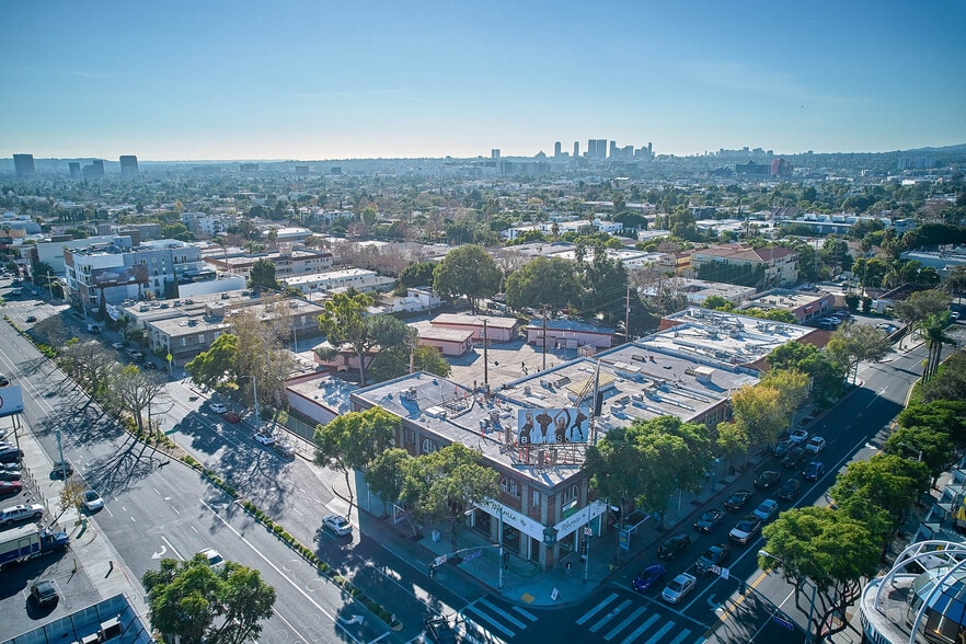 7900-7914 Santa Monica Blvd, West Hollywood, CA for lease - Building Photo - Image 3 of 3