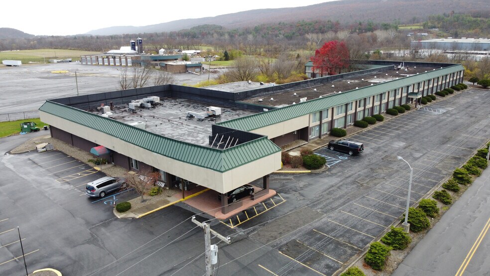 971 N Eagle Valley Rd, Milesburg, PA 16853