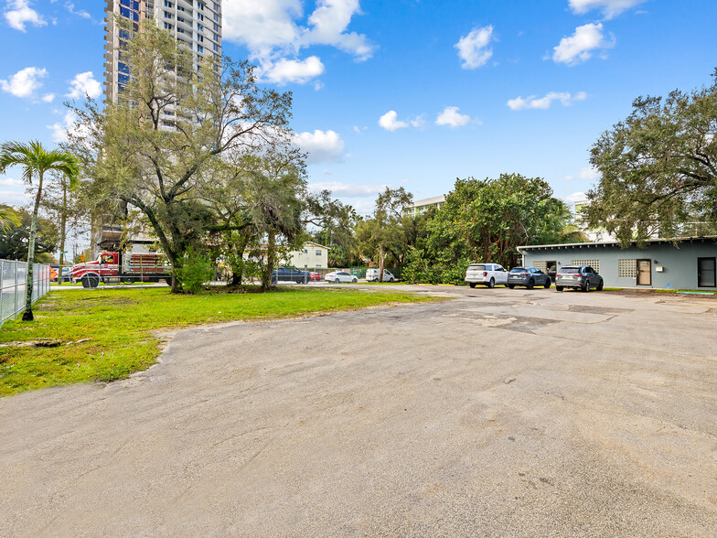 413 SW 3rd Ave, Fort Lauderdale, FL for lease - Building Photo - Image 1 of 23