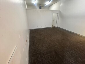 2612 Oliver, Wichita, KS for lease Interior Photo- Image 2 of 14