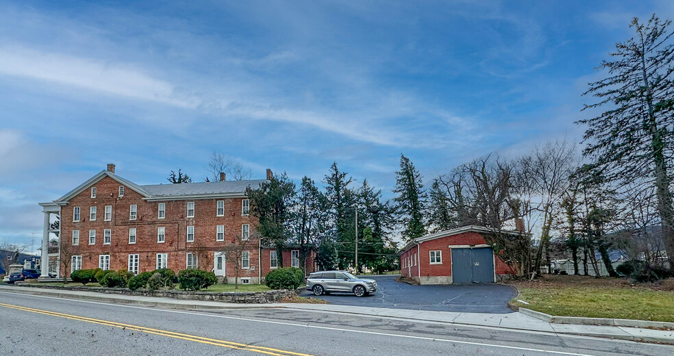 601 W Main St, Emmitsburg, MD for sale - Building Photo - Image 1 of 1