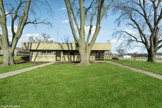 711 N 1st St, Dekalb, IL for lease Interior Photo- Image 1 of 4