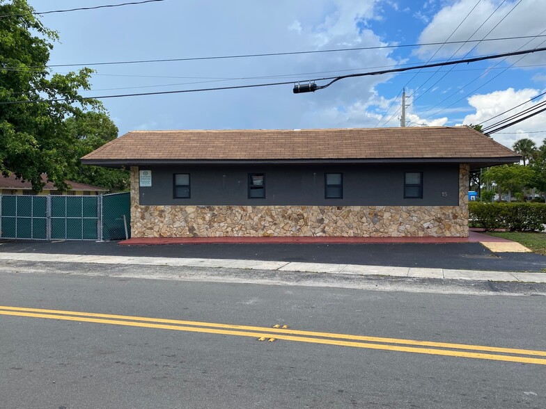 715 NW 1st St, Dania Beach, FL for sale - Building Photo - Image 1 of 9