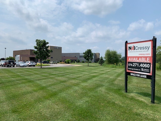 60101 Bodnar Blvd, Mishawaka, IN for lease - Building Photo - Image 2 of 34