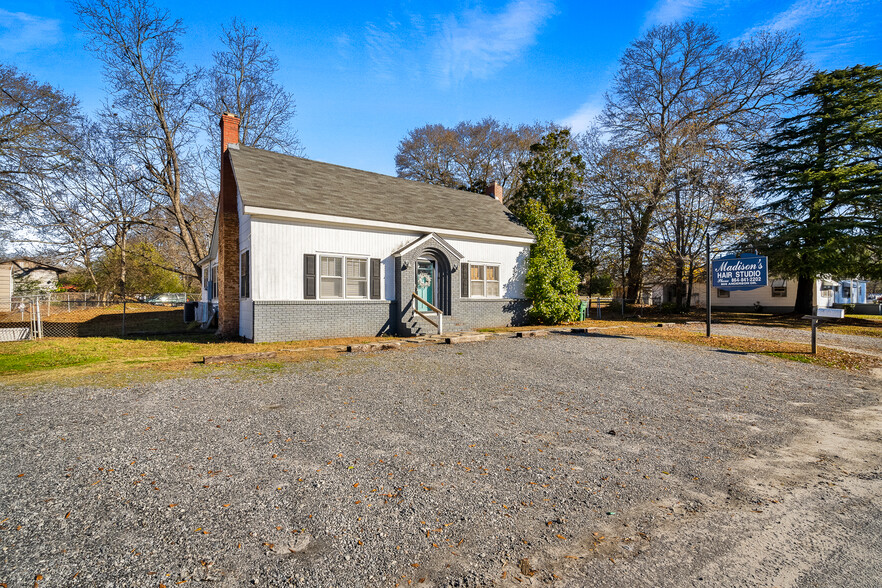 806 Anderson Dr, Williamston, SC for sale - Building Photo - Image 1 of 1