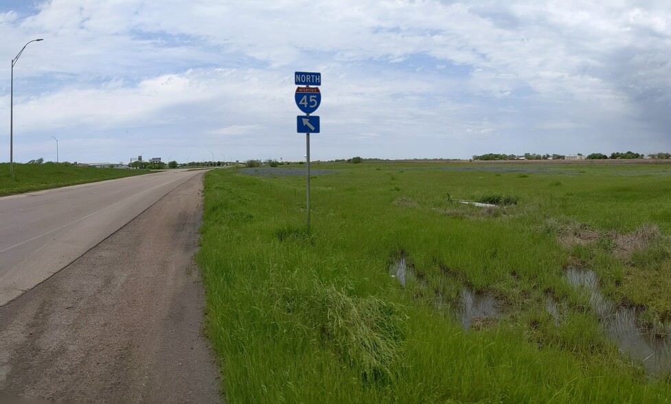 I-45 Tract 4, Ennis, TX for sale - Building Photo - Image 3 of 15