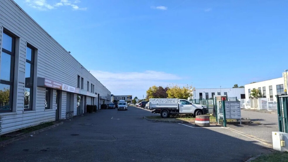 Office in Portet-sur-Garonne for lease - Building Photo - Image 2 of 7