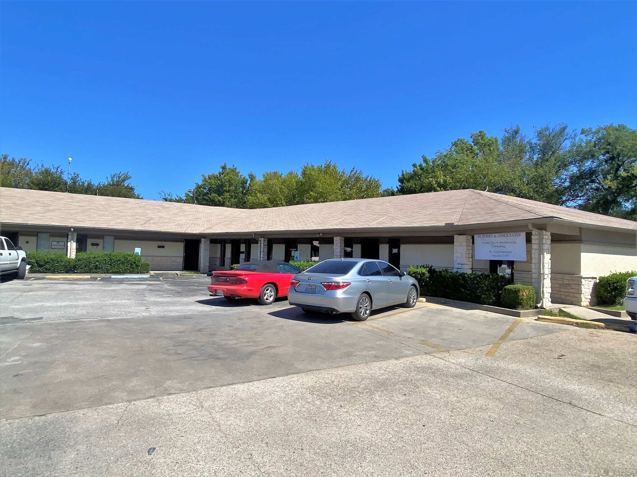 328 W Main St, Azle, TX 76020 Office for Lease