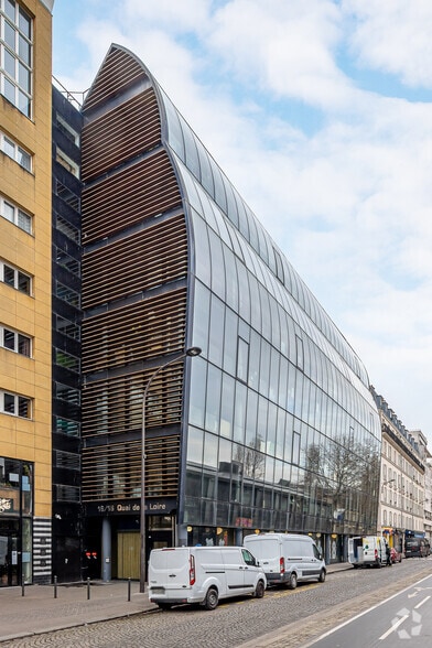 Office in Paris for lease - Building Photo - Image 3 of 4