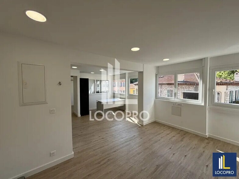 Office in Cagnes-sur-Mer for lease - Interior Photo - Image 3 of 5