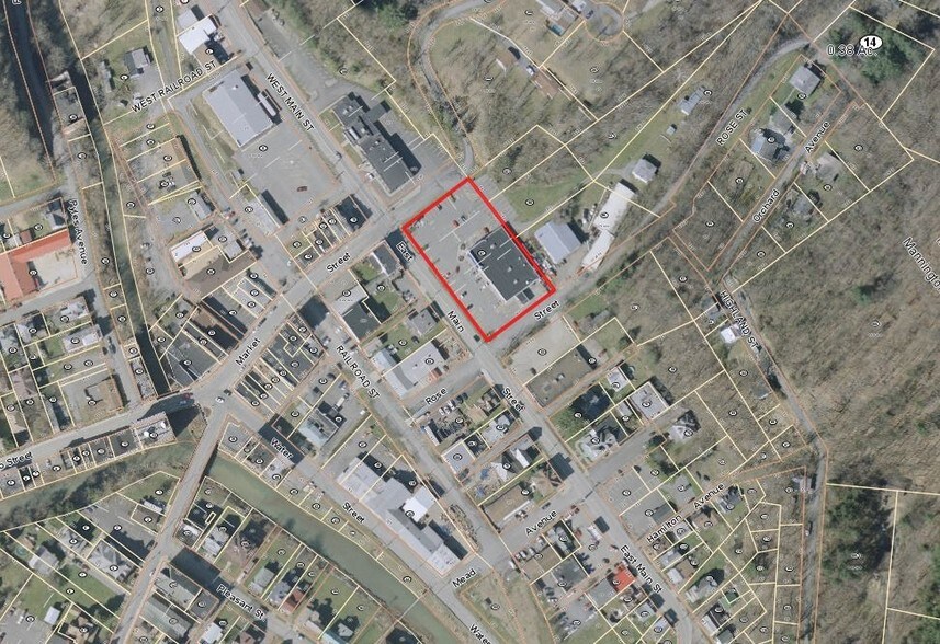 109 E Main St, Mannington, WV for sale - Building Photo - Image 1 of 1