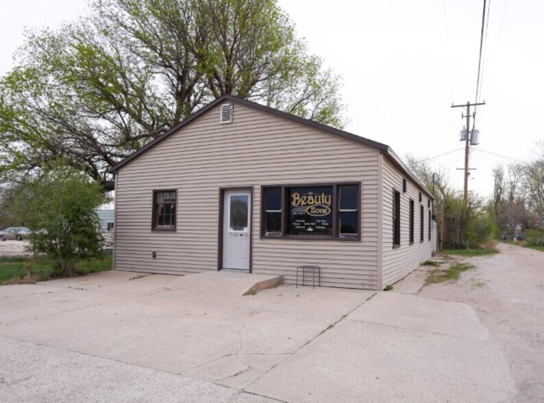 1307 W J St, McCook, NE 69001