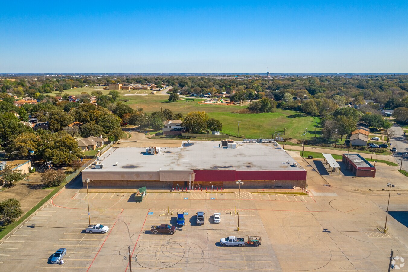 4202 Pioneer Rd, Balch Springs, TX 75180