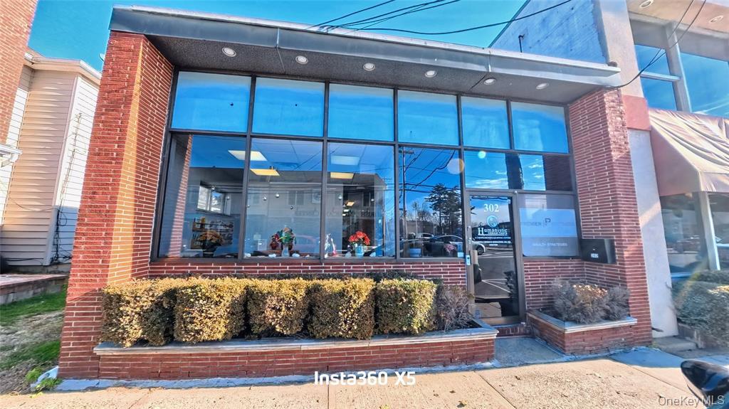 302 Willis Ave, Mineola, NY for lease Primary Photo- Image 1 of 12