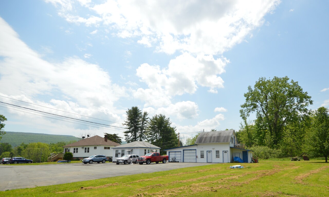 6812 Route 209, Kerhonkson, NY 12446 Colonial Motel