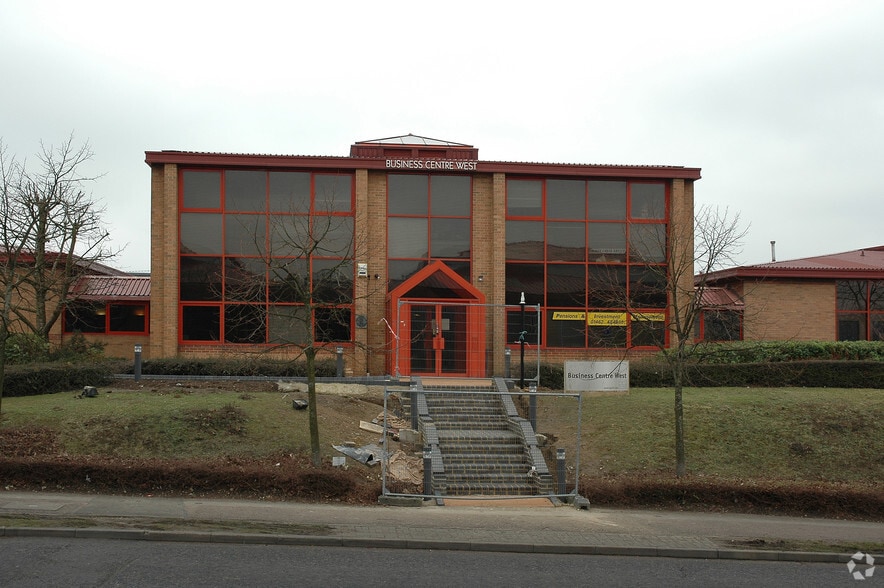 Avenue One, Letchworth Garden City for sale - Primary Photo - Image 1 of 1