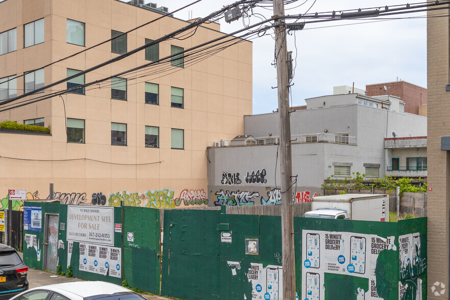 4021 27th St, Long Island City, NY for lease - Building Photo - Image 2 of 5