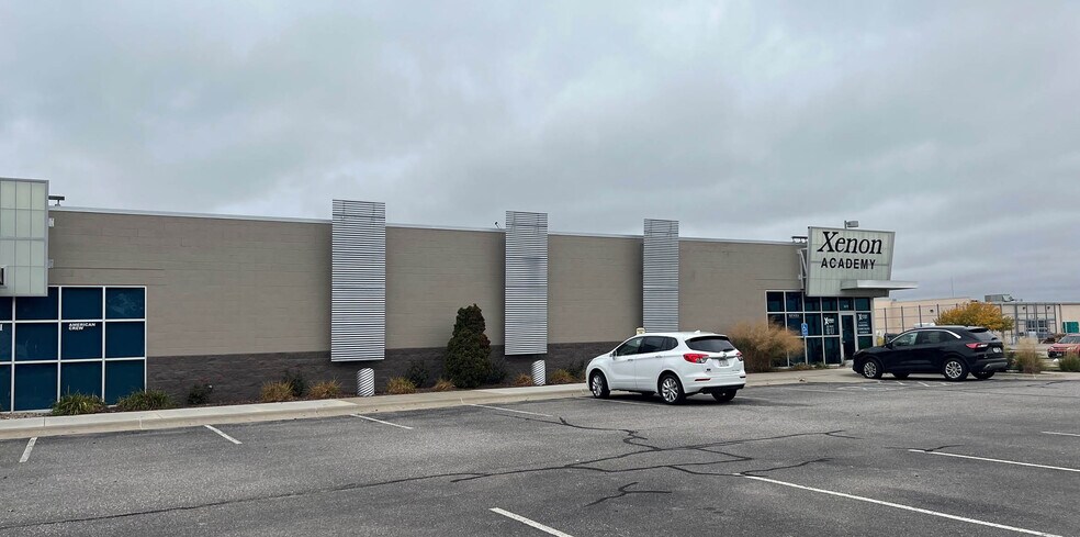 802 N Webb Rd, Grand Island, NE for sale - Building Photo - Image 1 of 1