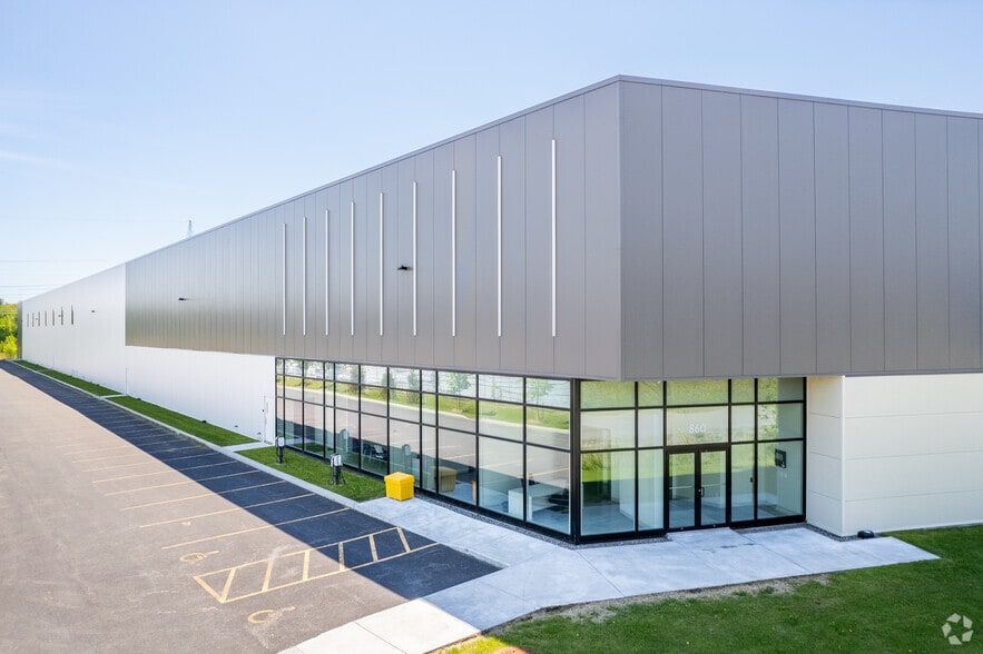 860 St Turnbull, Beauharnois, QC for lease - Building Photo - Image 1 of 7