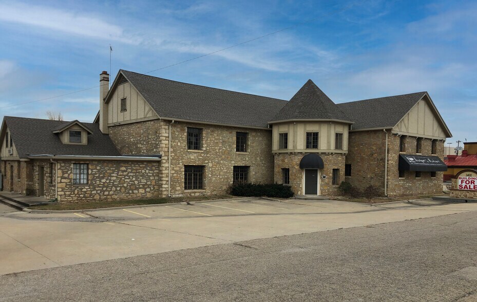 3400 SW Topeka Blvd, Topeka, KS for sale - Building Photo - Image 1 of 1