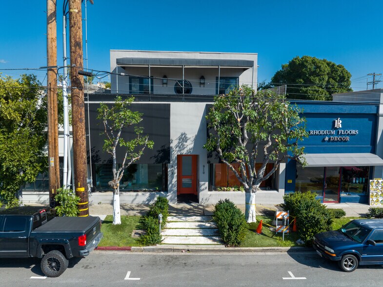 908-910 N La Cienega Blvd, Los Angeles, CA for sale - Building Photo - Image 1 of 95