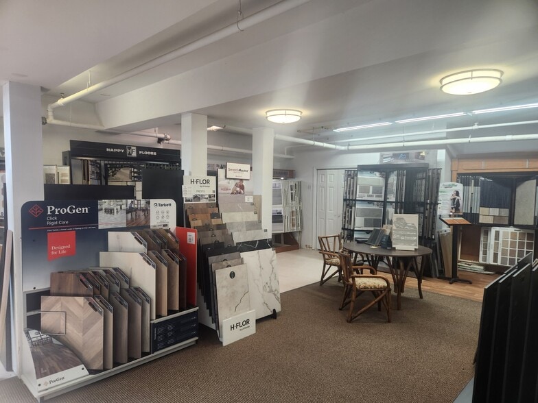 241 Main St, Townsend, MA for lease - Interior Photo - Image 2 of 23