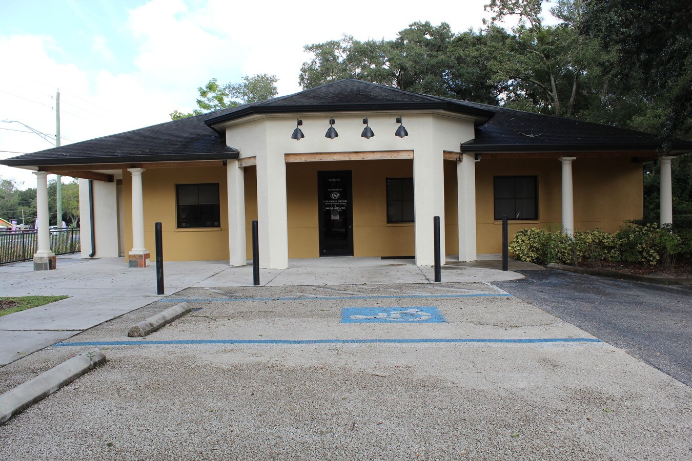 19105 N US Highway 41, Lutz, FL 33549