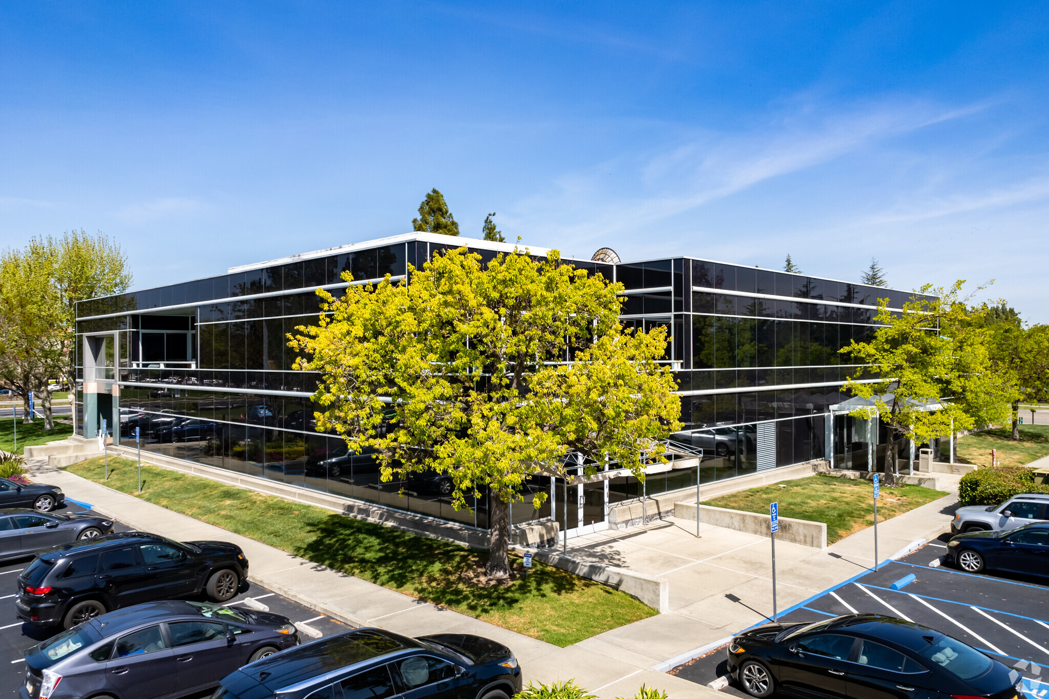 5924 Stoneridge Dr, Pleasanton, CA for lease Building Photo- Image 1 of 10