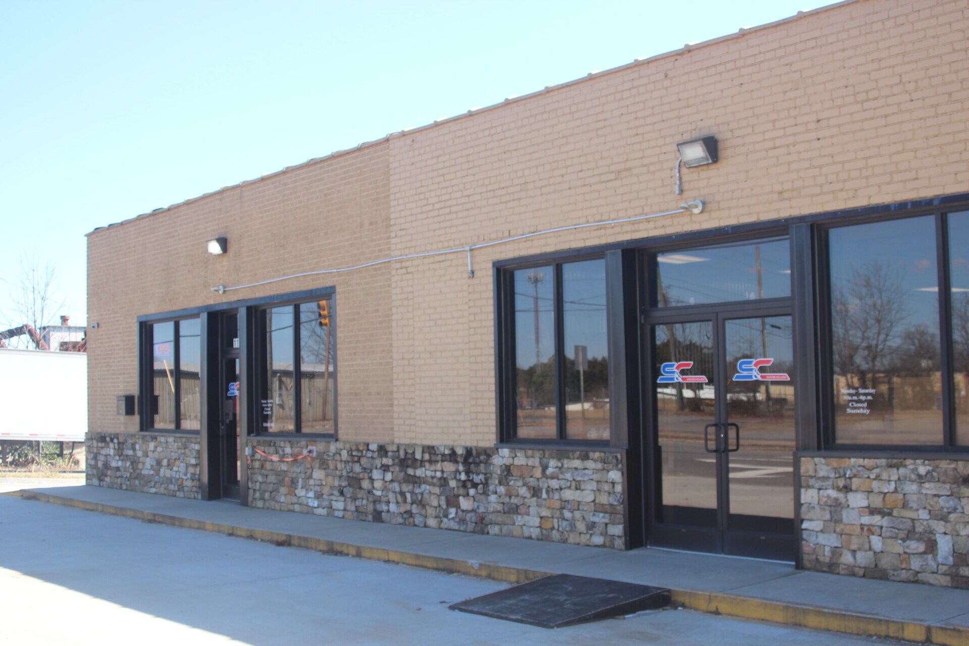 1122 Highland Ave NE, Hickory, NC for sale Building Photo- Image 1 of 1