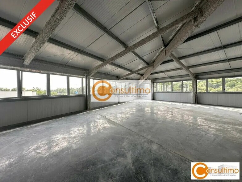 Office in Carbon-Blanc for lease - Building Photo - Image 2 of 32