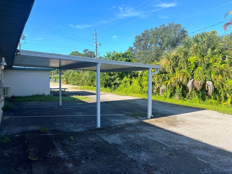 50 Mildred Dr, Fort Myers, FL for lease - Building Photo - Image 3 of 11