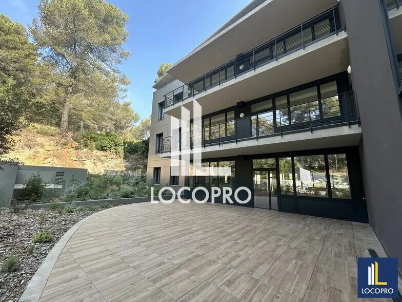 Office in Valbonne for lease - Building Photo - Image 3 of 17