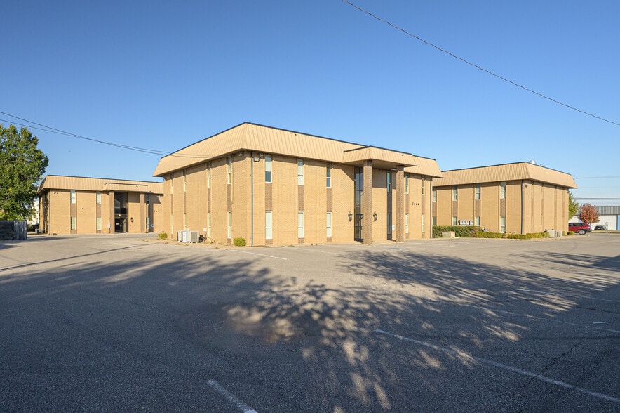 7006 NW 63rd St, Bethany, OK for sale - Building Photo - Image 2 of 9