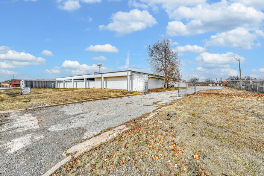 6725 NW Atlanta Ave, Lawton, OK for lease - Building Photo - Image 3 of 26