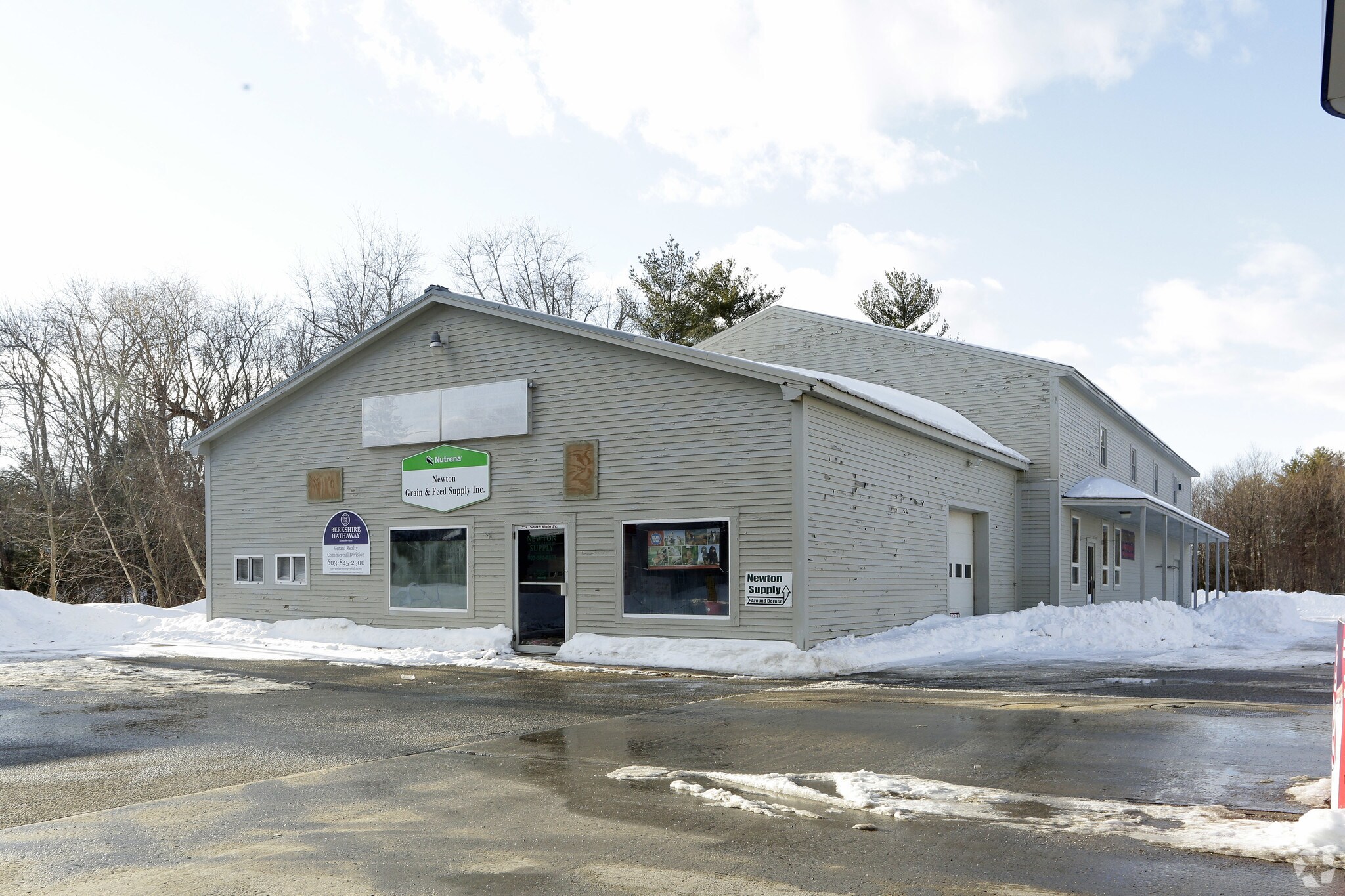 21-23 S Main St, Newton, NH for sale Primary Photo- Image 1 of 1