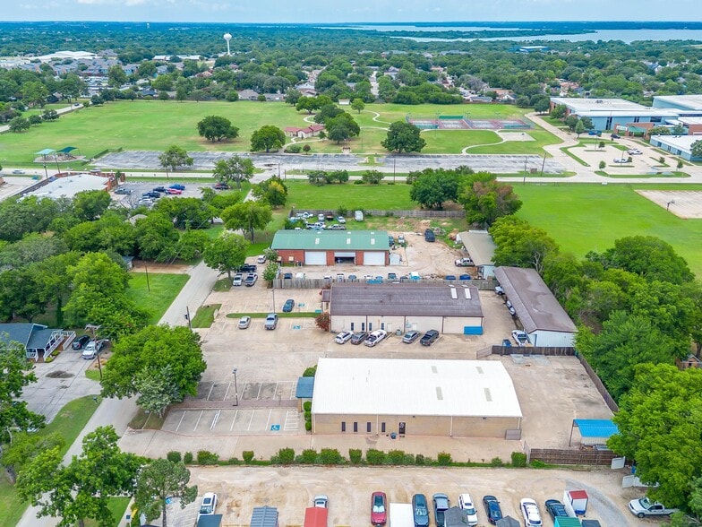110 Gotcher Ave, Lake Dallas, TX for sale - Aerial - Image 3 of 47
