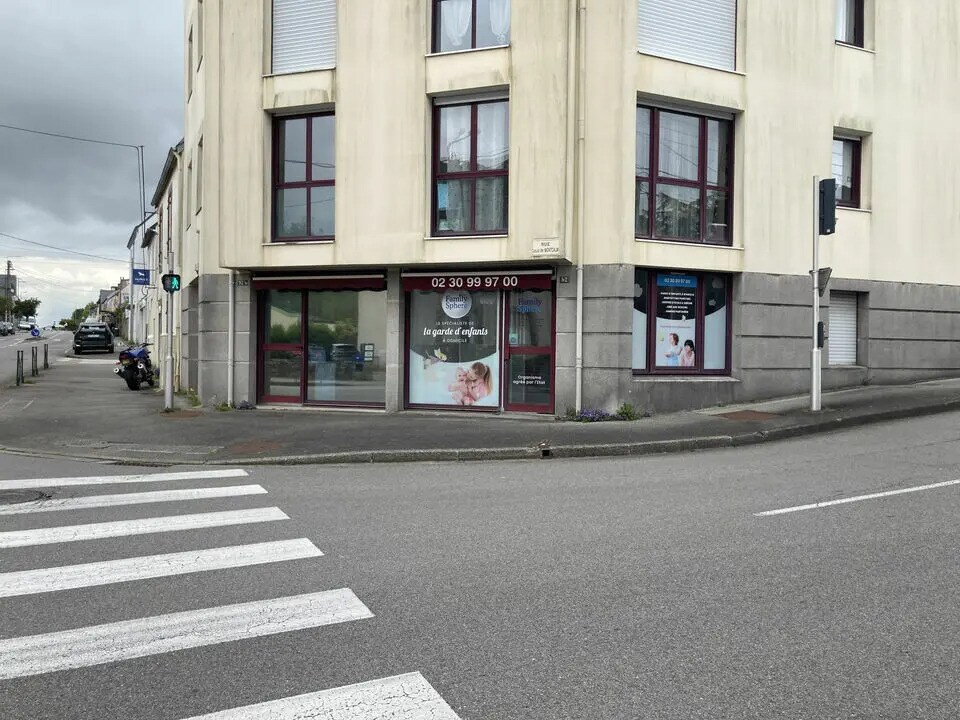 Retail in Quimper for lease Building Photo- Image 1 of 4