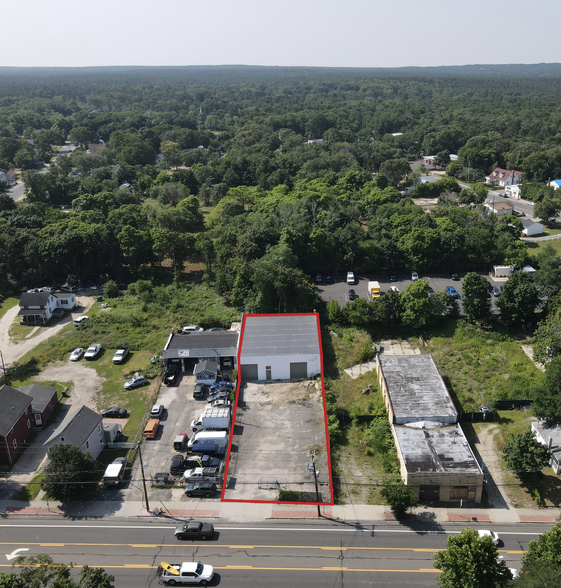 107 Flanders Rd, Riverhead, NY for lease - Building Photo - Image 1 of 16