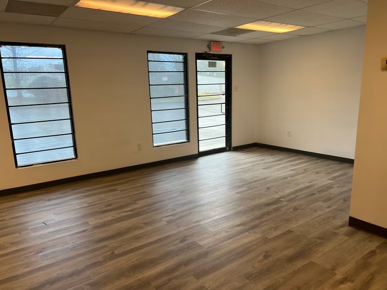 756-758 Veterans Pky, Jonesboro, GA for lease - Building Photo - Image 3 of 7